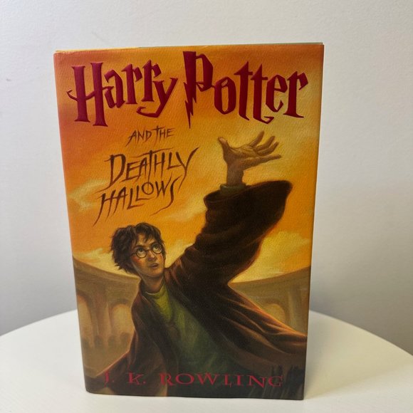 J.K Rowling Other - Harry Potter And The Deathly Hallows First Edition Hardback Book